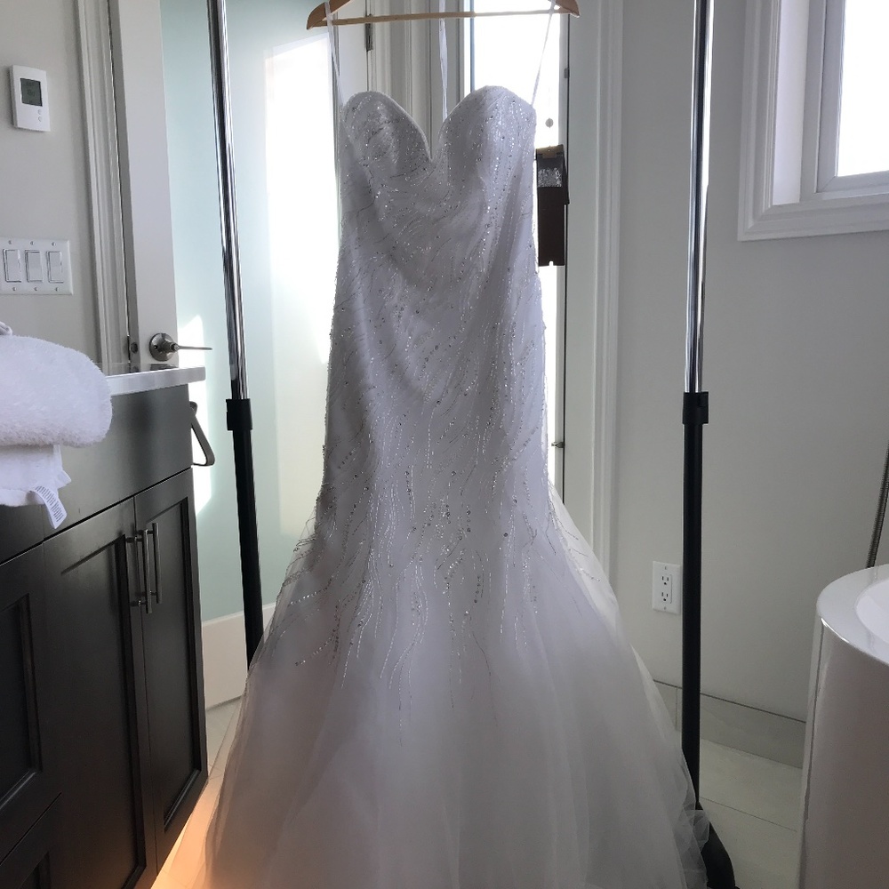 Demetrios 573 Wedding dress (NEW with tags)
